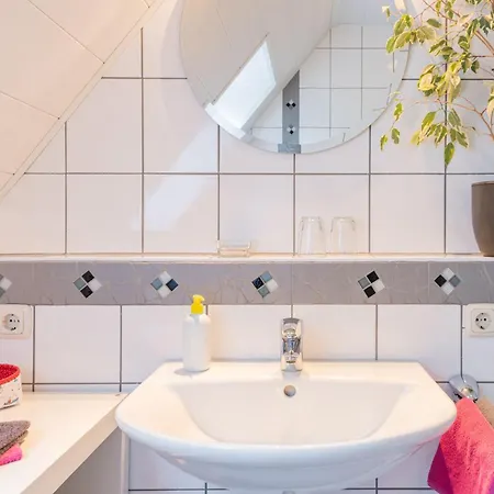 An Der Eichenallee, 35200 *