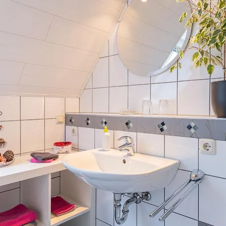 An Der Eichenallee, 35200 Apartment